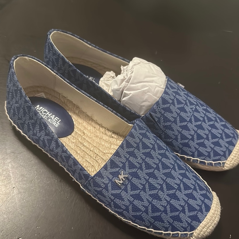 Michael Kors -  NWT shoes size 6